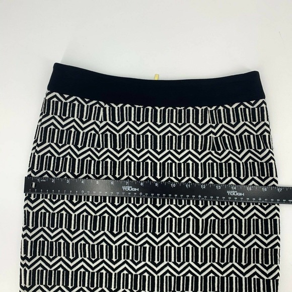Banana Republic Geo Pencil Straight Skirt Size 0 - Picture 12 of 12